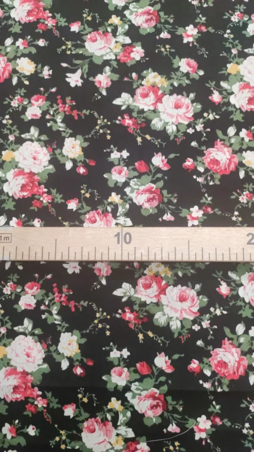Tecido Algodão | 100% Algodão | Estampado | Floral | Fundo Preto – Image 2