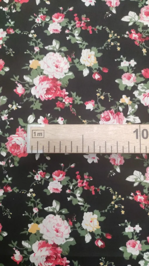 Tecido Algodão | 100% Algodão | Estampado | Floral | Fundo Preto – Image 3