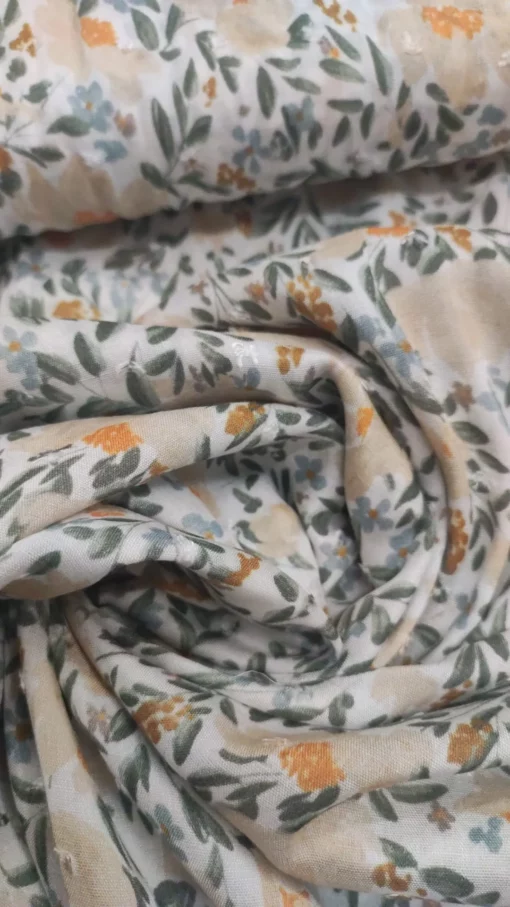 Tecido Confeção | Vestuário | Plumeti de Viscose | Estampado | Floral - Image 3
