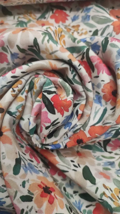 Tecido Confeção | Vestuário | Viscose | Digital | Floral - Image 2